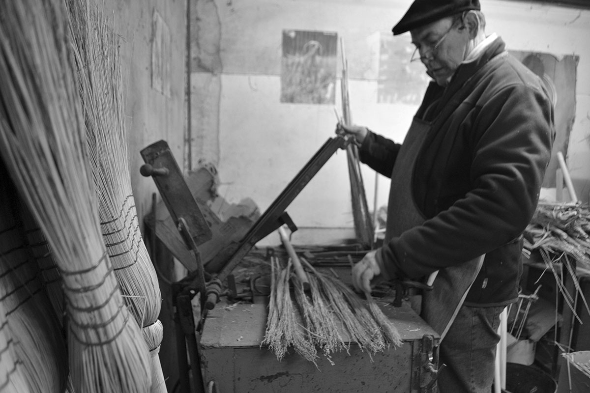 Jean-Marc Coulom dans son atelier de Grisolles